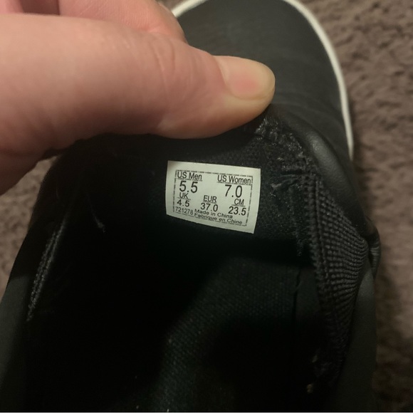 Vans - Picture 4 of 4